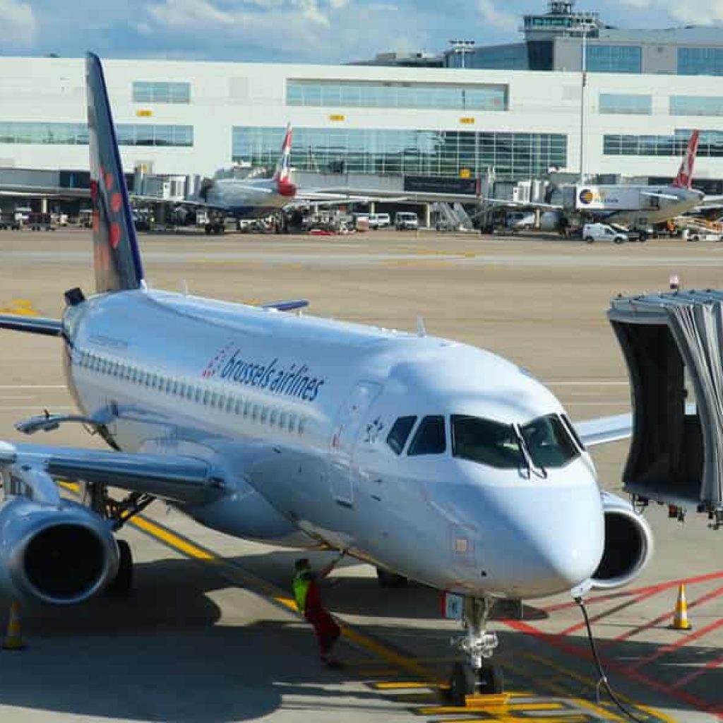 Avio. Brussels Airlines SSJ 100. CITYJET SSJ-100. Суперджет 100 Брюссель аирлайнес. Авиакомпания Jet Air.